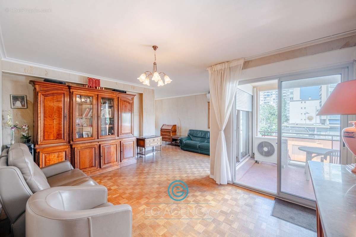 Appartement à MARSEILLE-9E