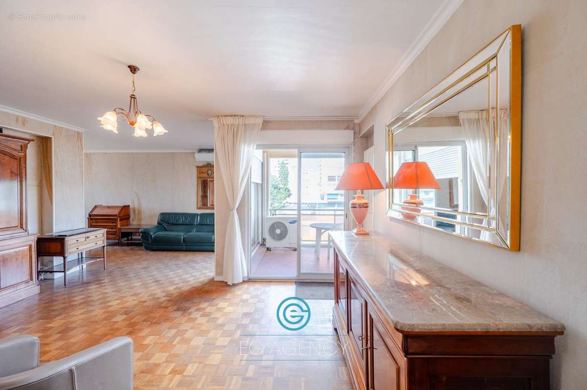 Appartement à MARSEILLE-9E