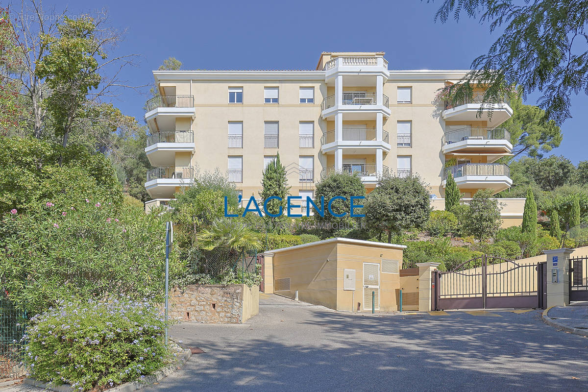 Appartement à HYERES