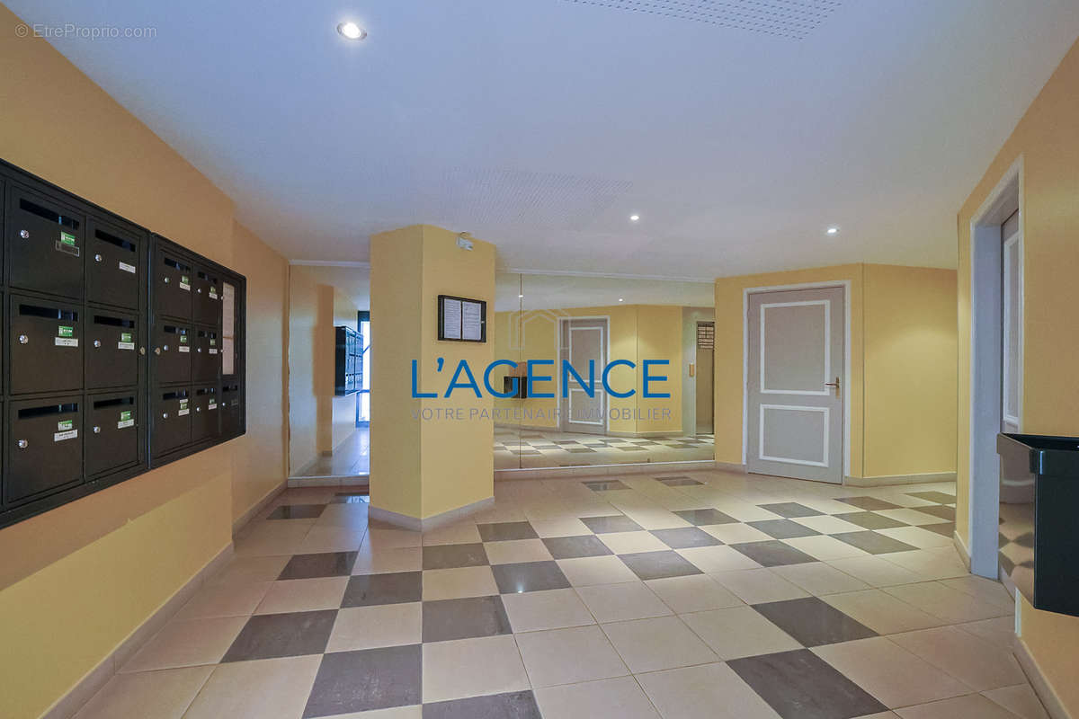 Appartement à HYERES