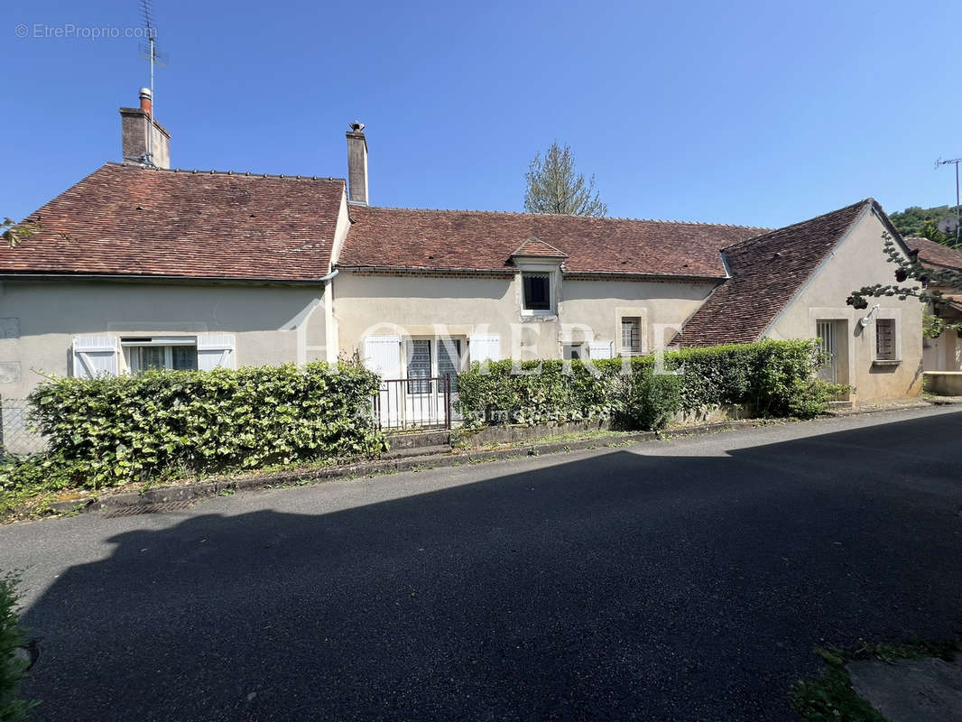 Maison à SAINT-SATUR