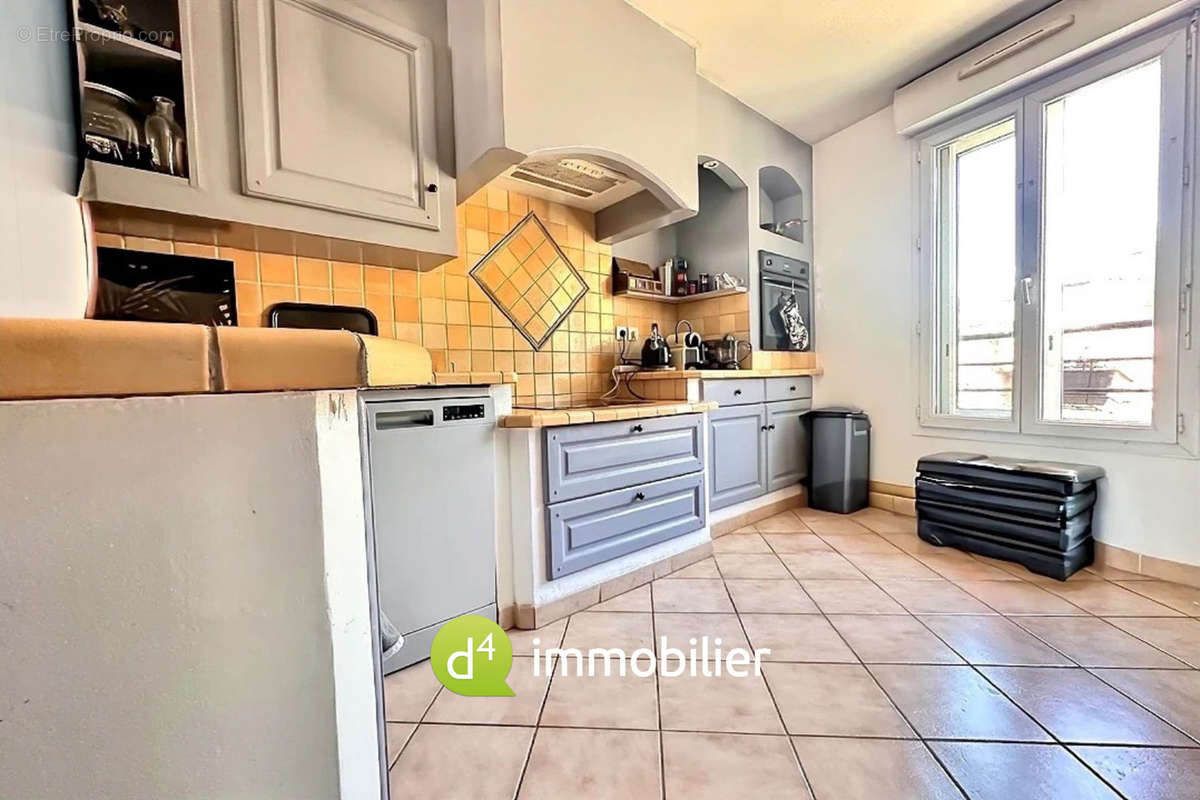 Appartement à MARSEILLE-8E