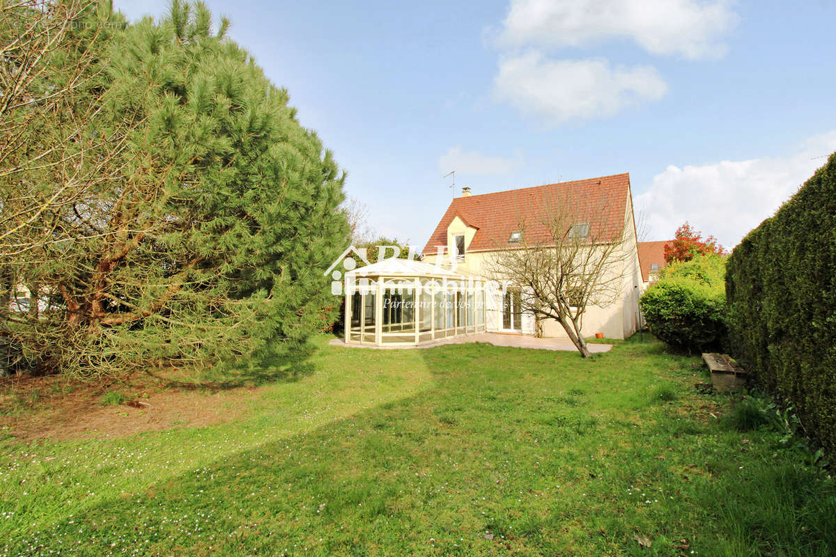 Maison à LE PERRAY-EN-YVELINES