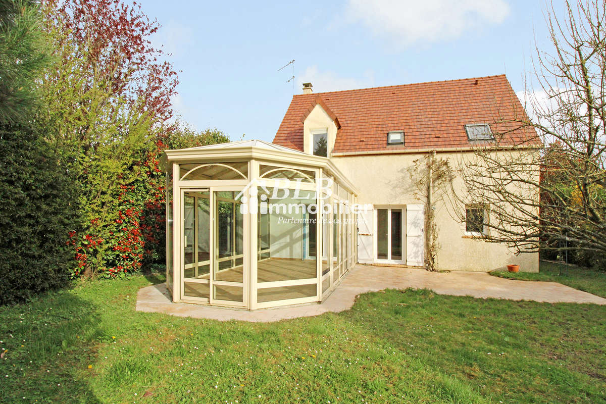 Maison à LE PERRAY-EN-YVELINES