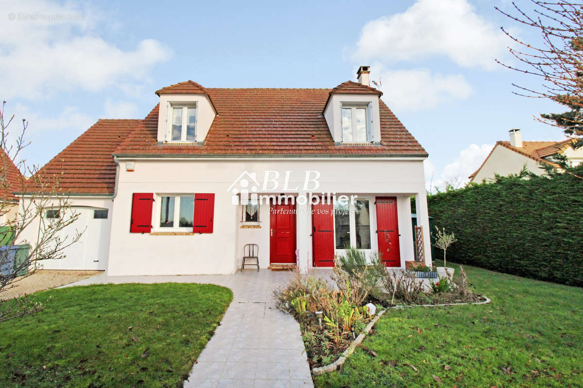 Maison à LE PERRAY-EN-YVELINES