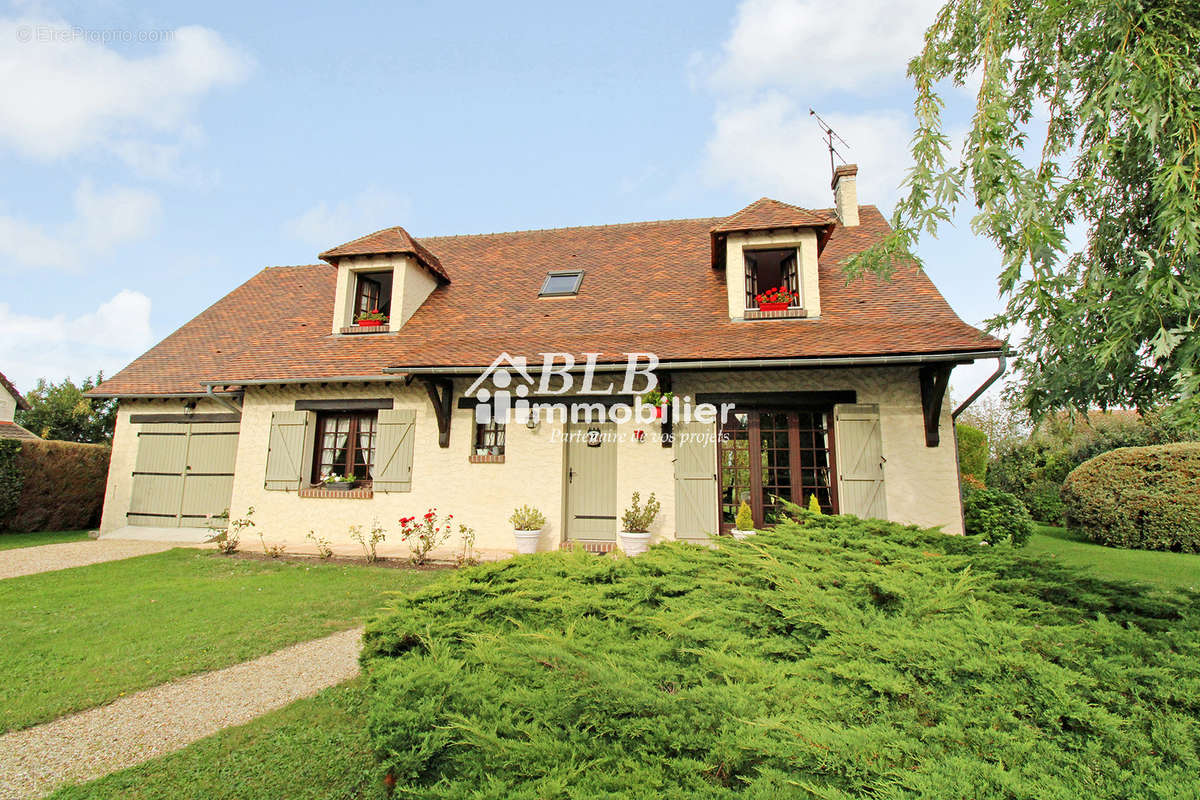 Maison à LE PERRAY-EN-YVELINES