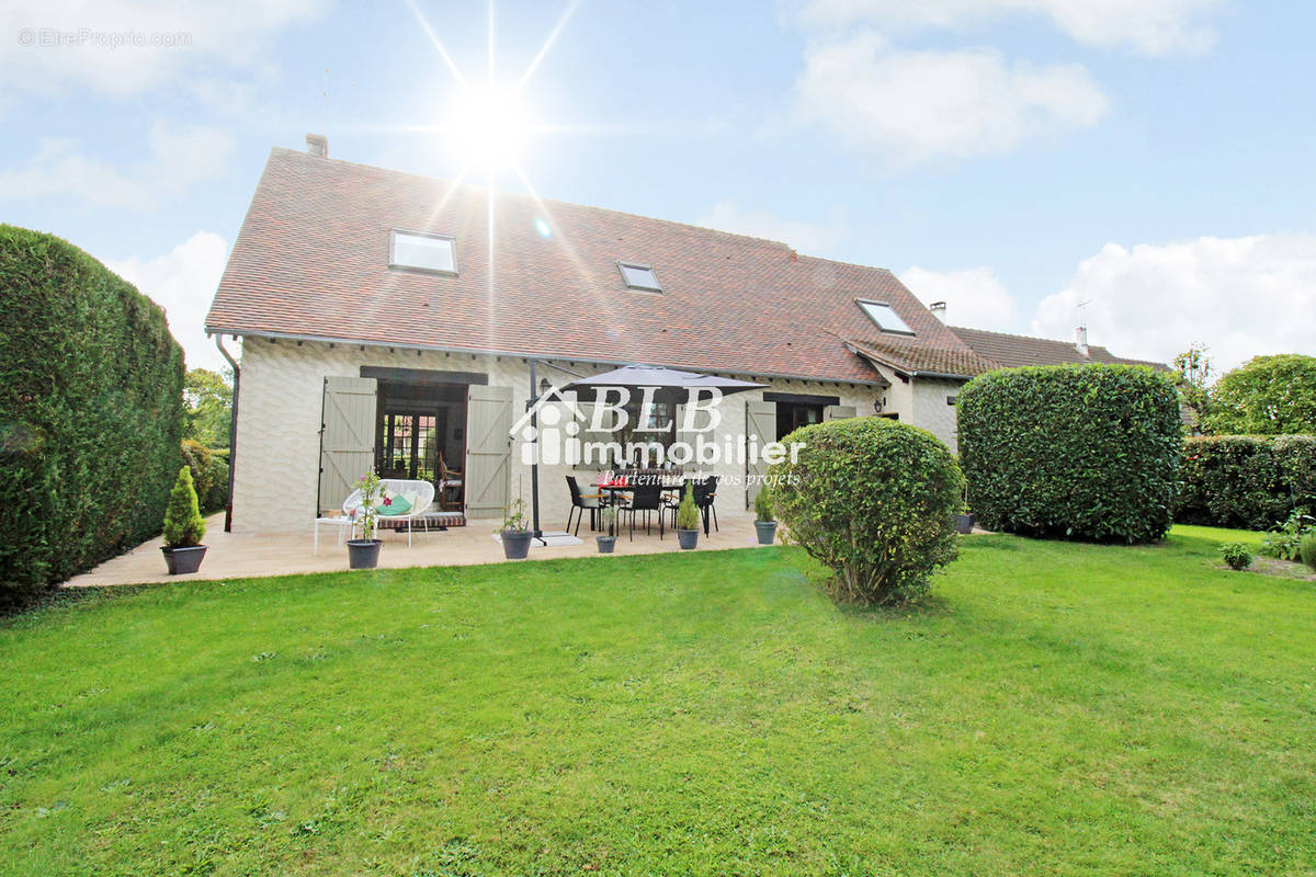 Maison à LE PERRAY-EN-YVELINES