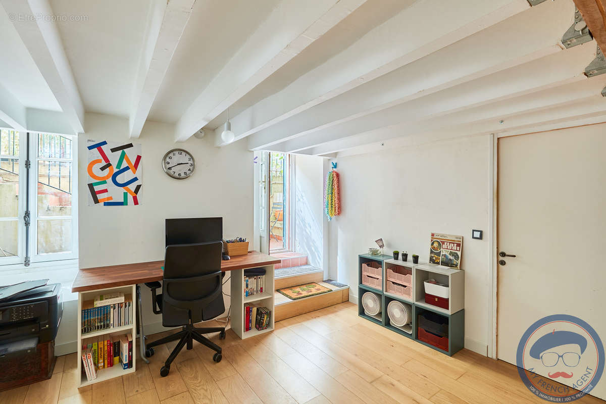 Appartement à PARIS-7E