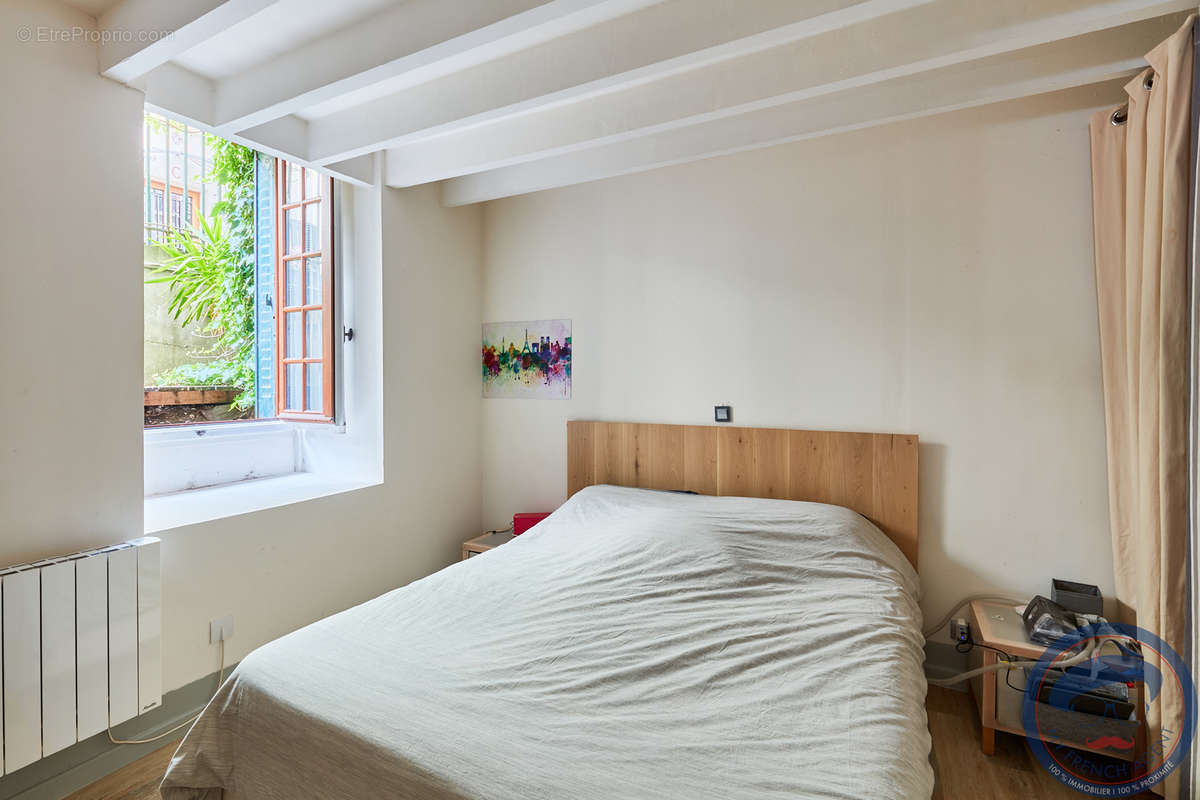 Appartement à PARIS-7E