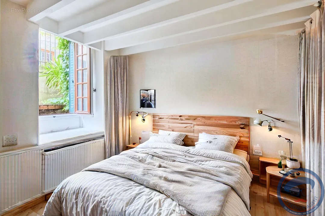 Appartement à PARIS-7E