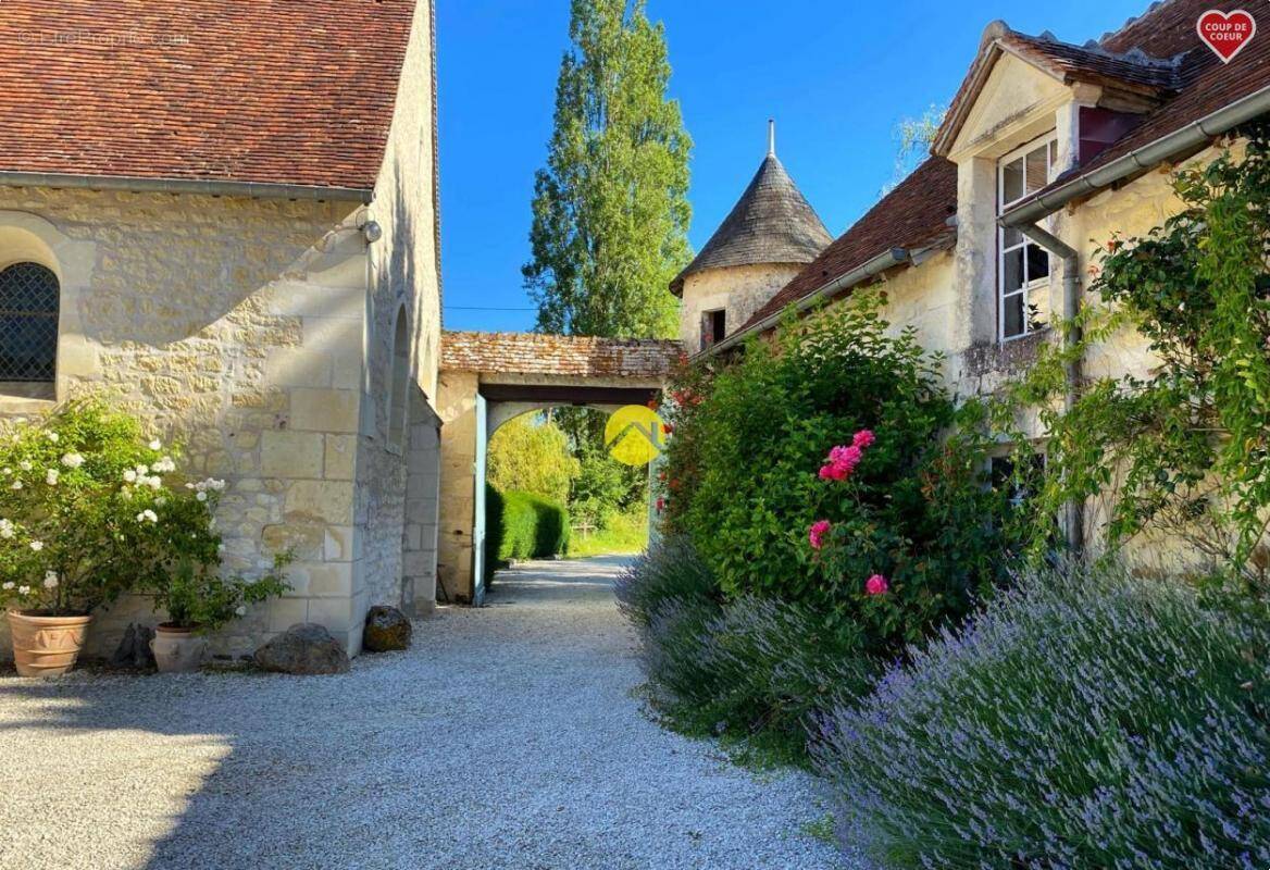 Maison à LUCAY-LE-MALE