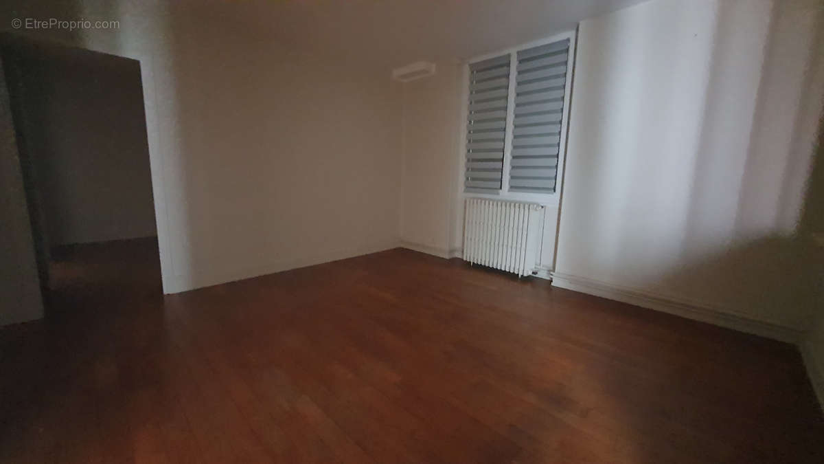 Appartement à YZEURE