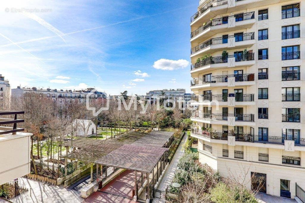 Appartement à LEVALLOIS-PERRET