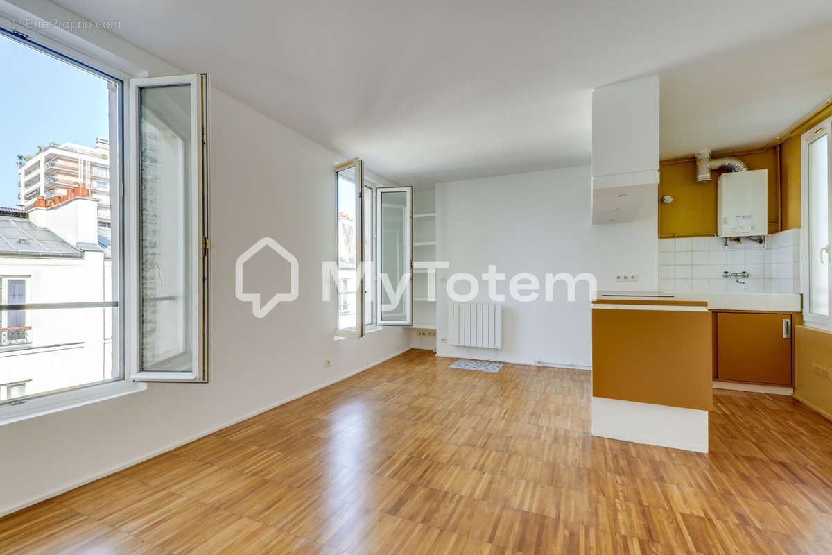 Appartement à PARIS-11E