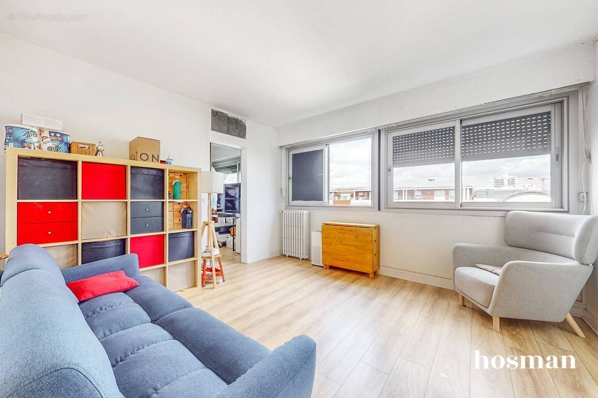 Appartement à COURBEVOIE