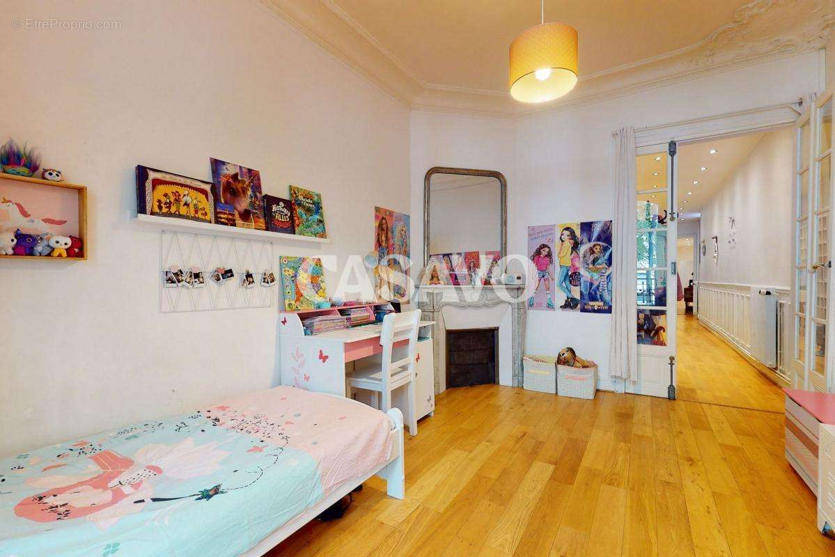 Appartement à PARIS-19E