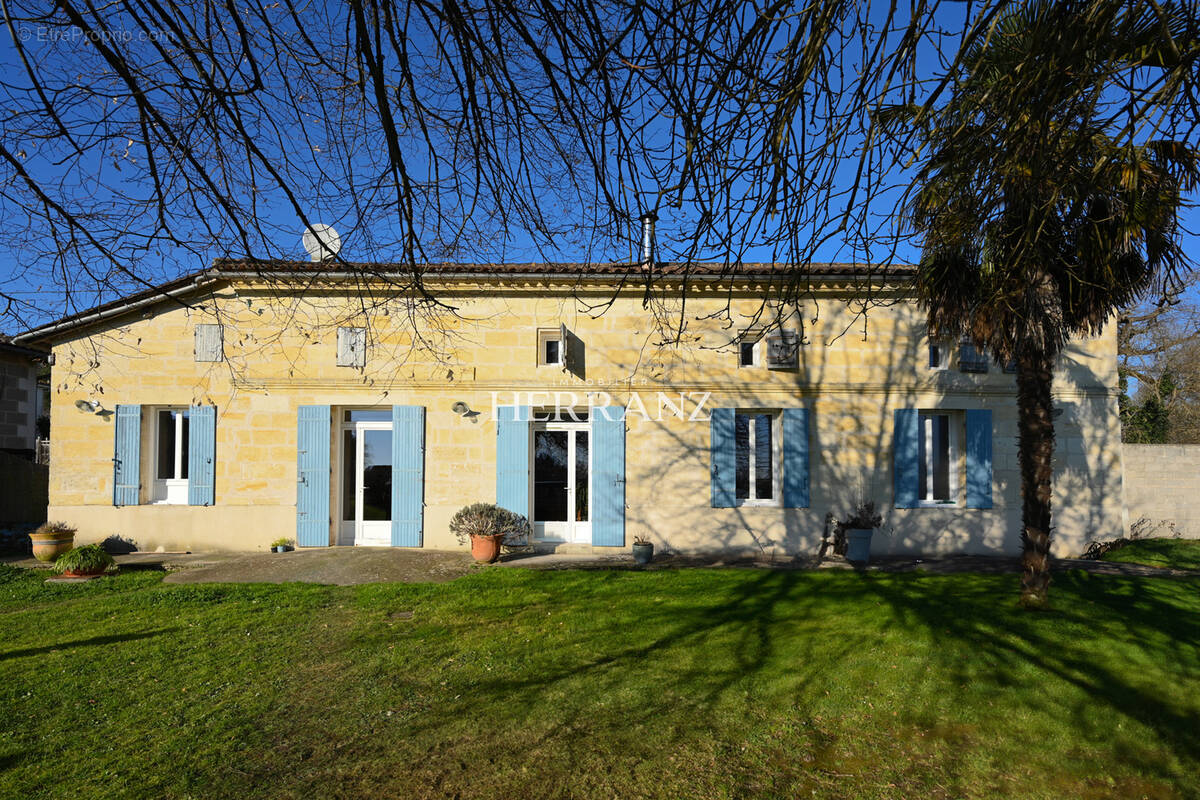 Maison à PORCHERES