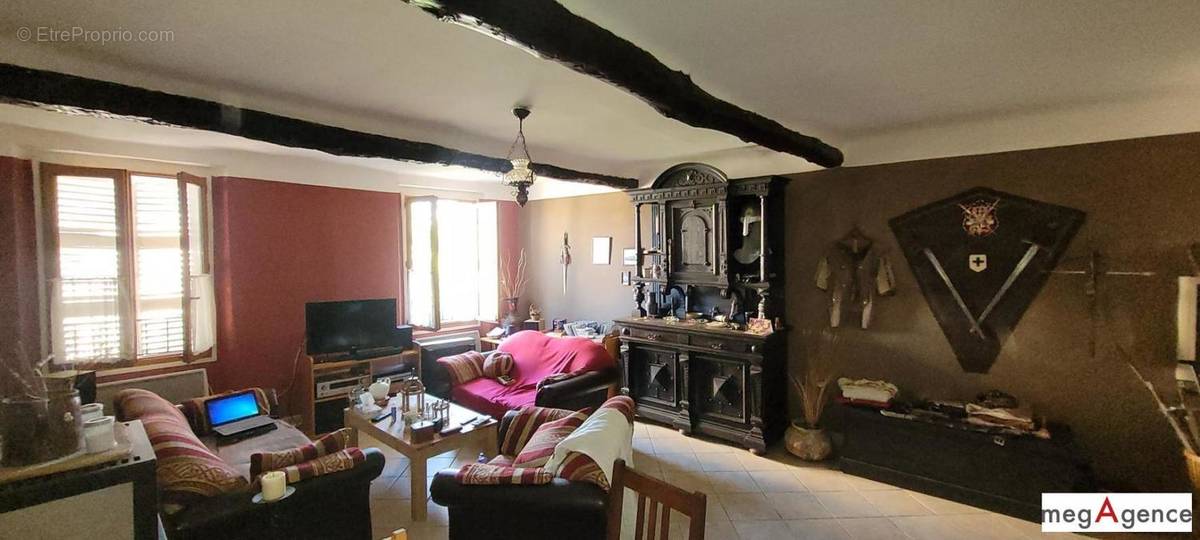 Appartement à CARNOULES