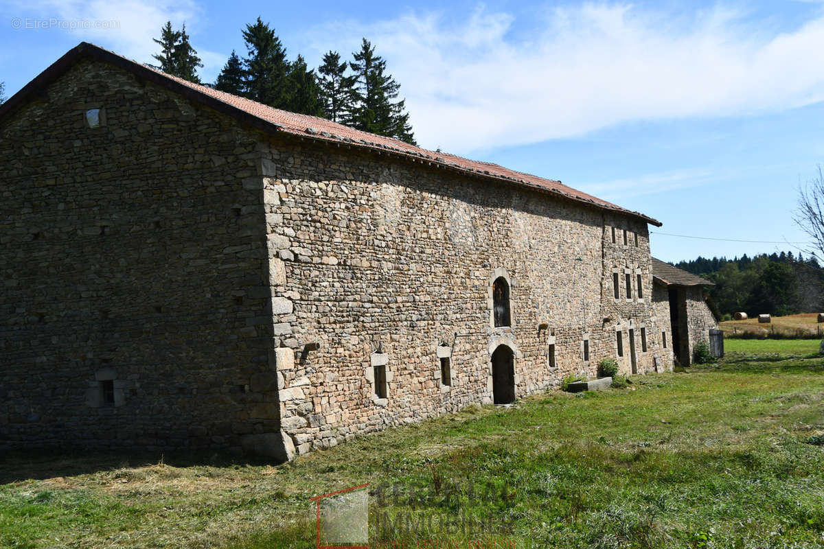 Maison à SAINT-BONNET-LE-BOURG