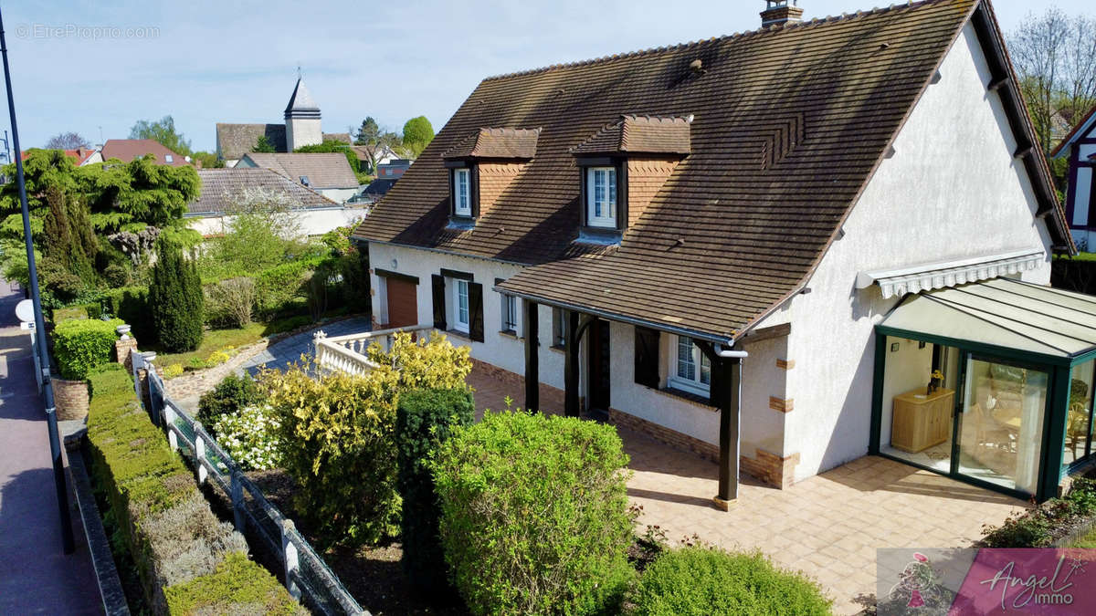 Maison à BUEIL