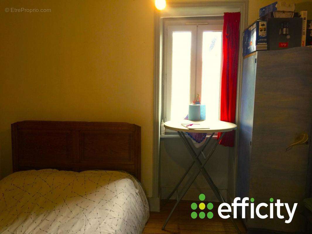 Appartement à SAINT-DENIS-LES-BOURG