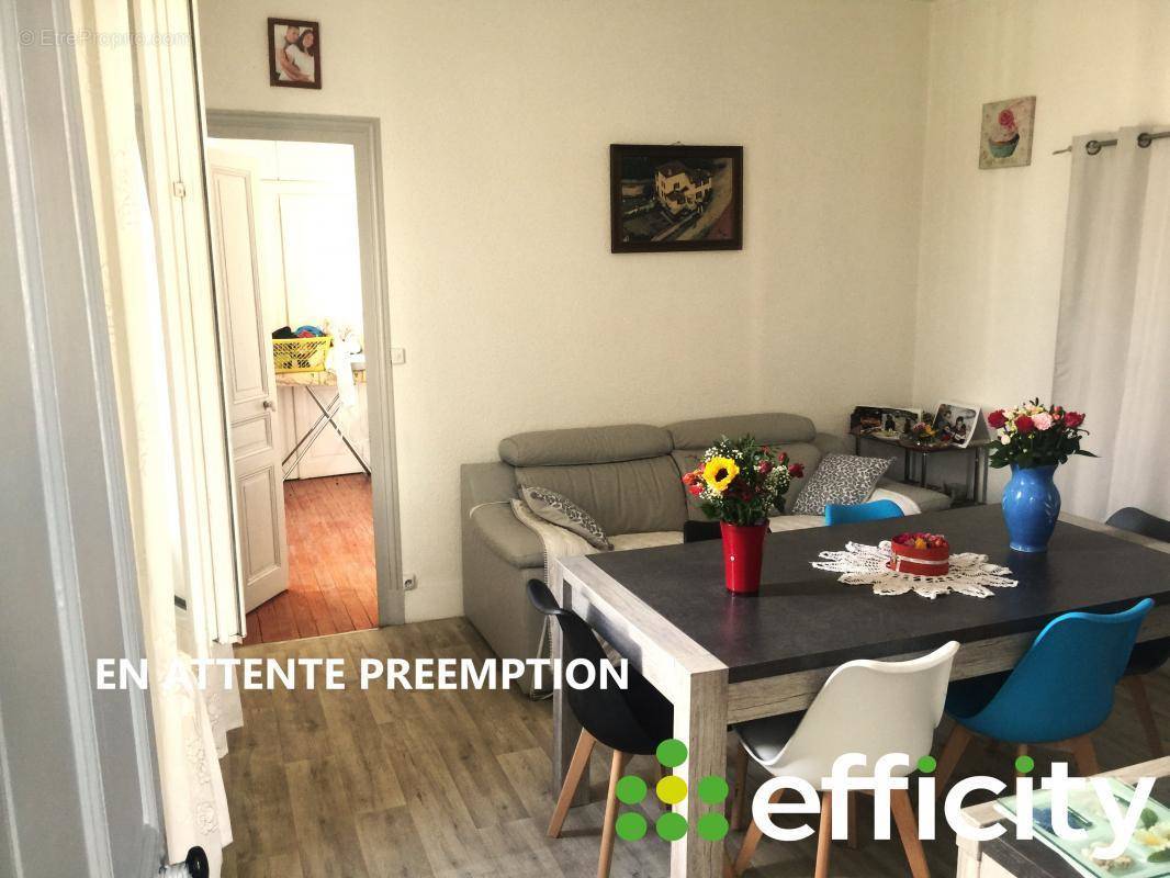 Appartement à SAINT-DENIS-LES-BOURG