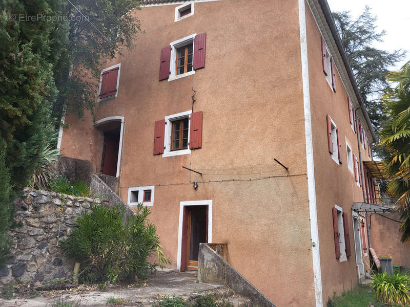 Maison à LES OLLIERES-SUR-EYRIEUX