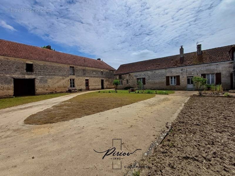 Maison à DOUE-LA-FONTAINE