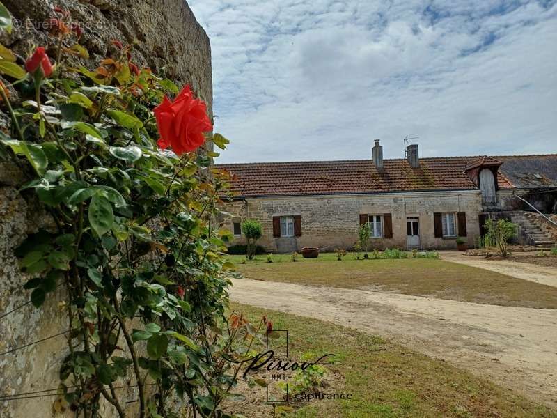 Maison à DOUE-LA-FONTAINE