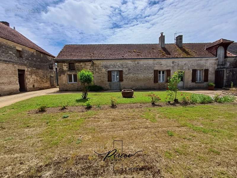 Maison à DOUE-LA-FONTAINE