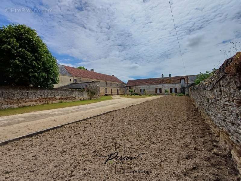 Maison à DOUE-LA-FONTAINE