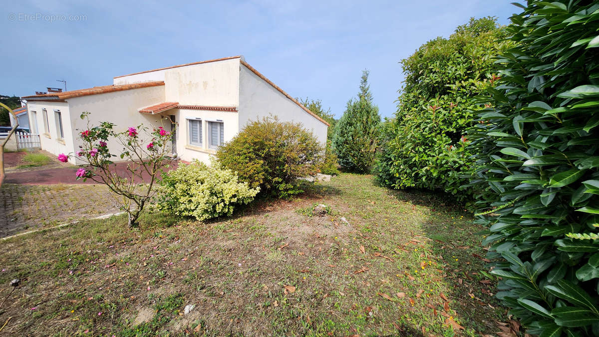 Maison à MAREUIL-SUR-LAY-DISSAIS