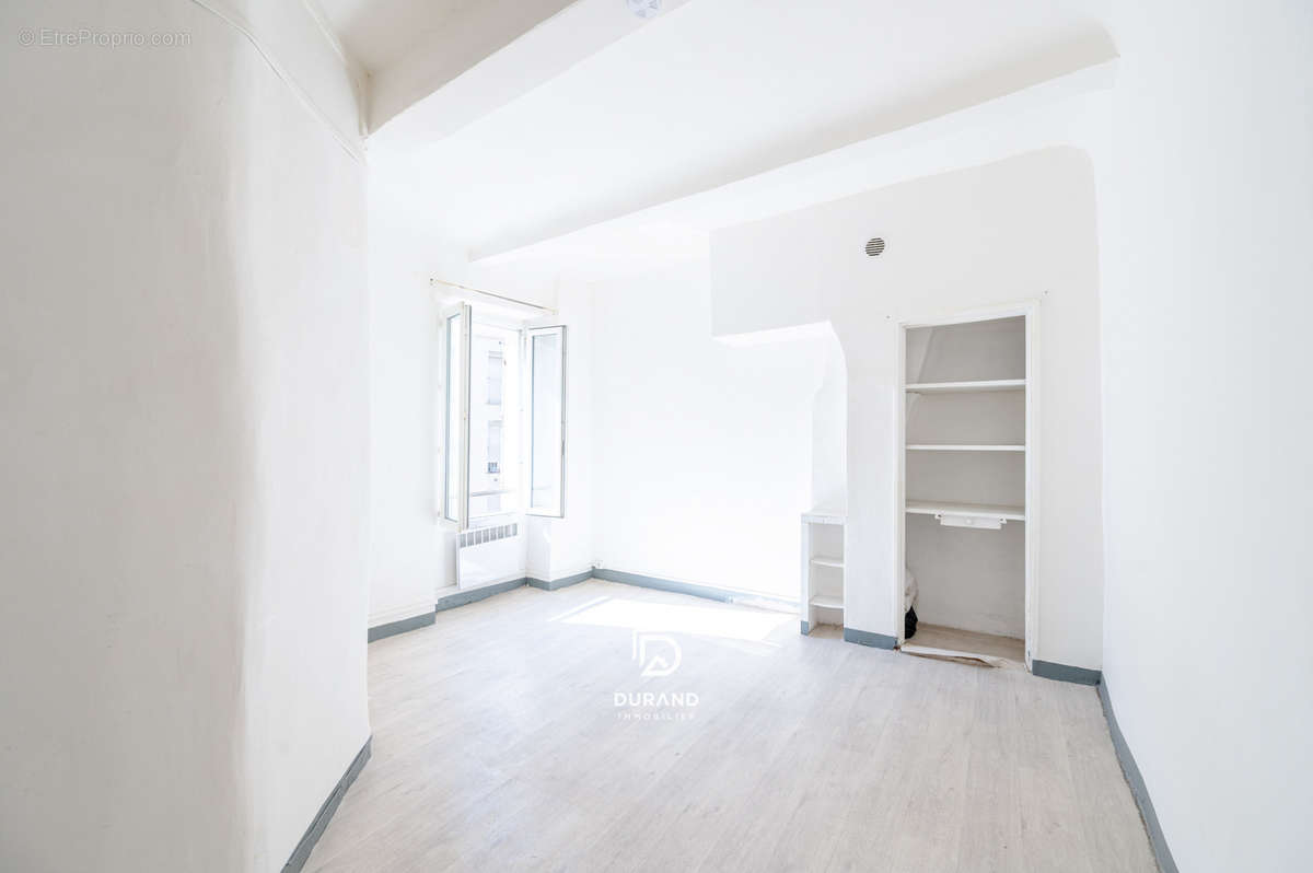 Appartement à MARSEILLE-2E