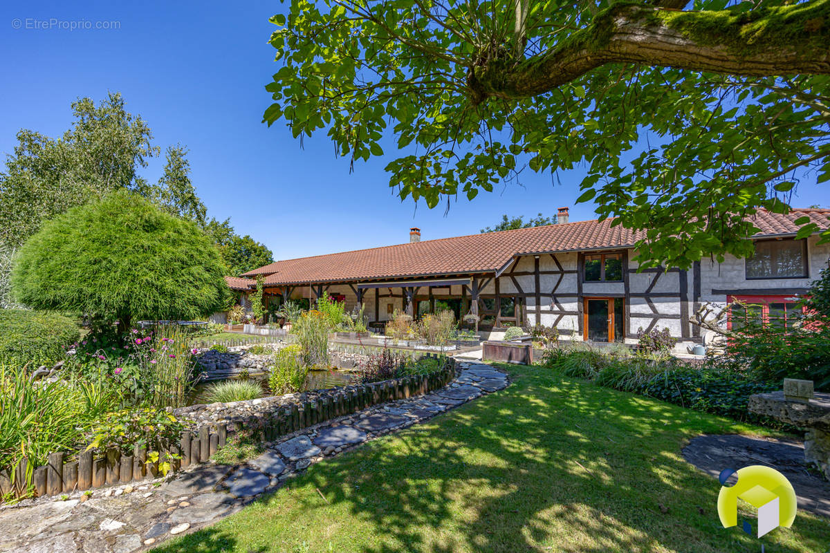 Maison à CONFRANCON