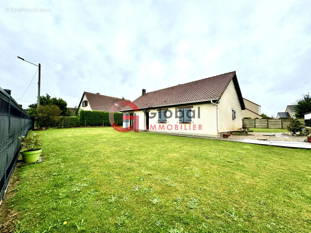 Maison à LUNERAY