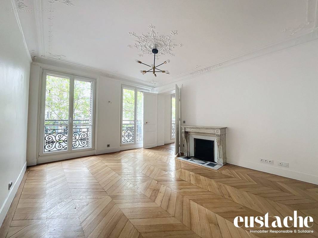 Appartement à PARIS-11E