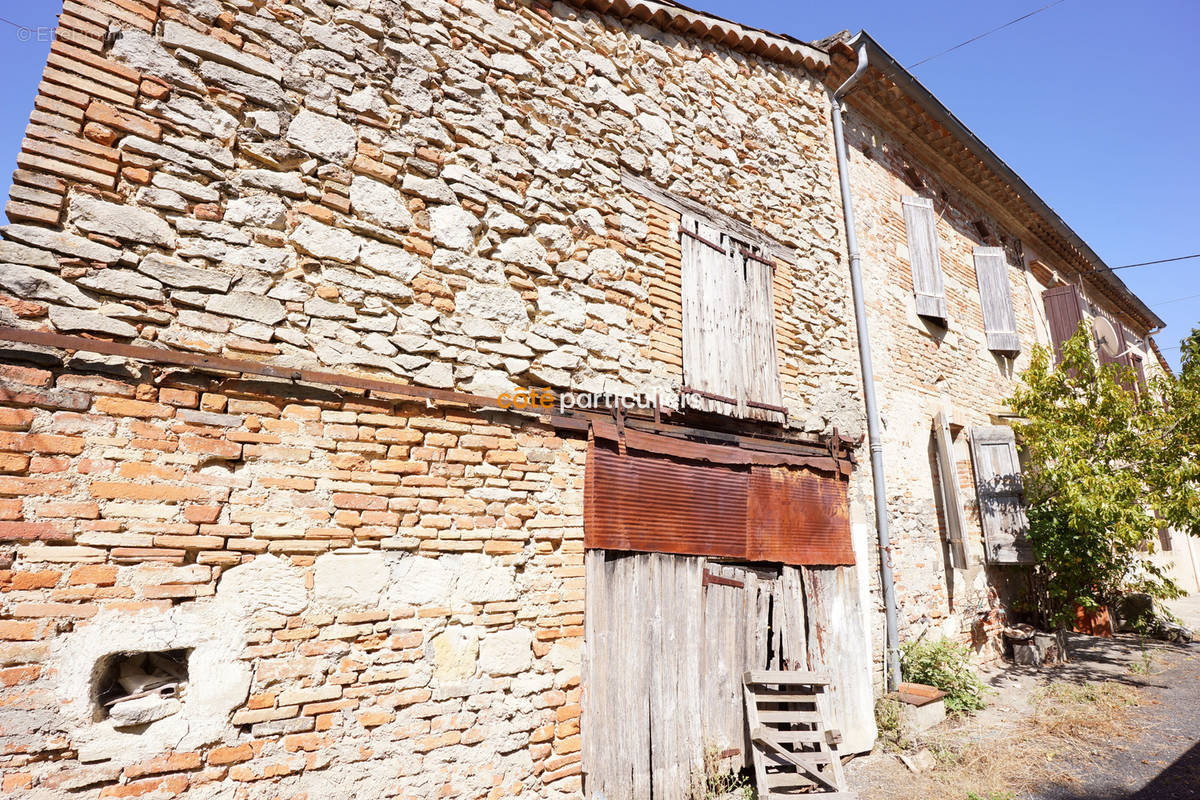 Maison à LABESSIERE-CANDEIL