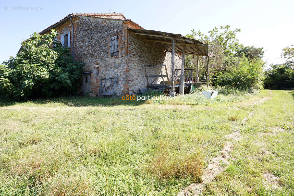 Maison à LABESSIERE-CANDEIL