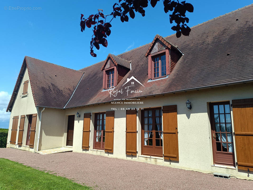 Maison à SAINTE-MAURE-DE-TOURAINE