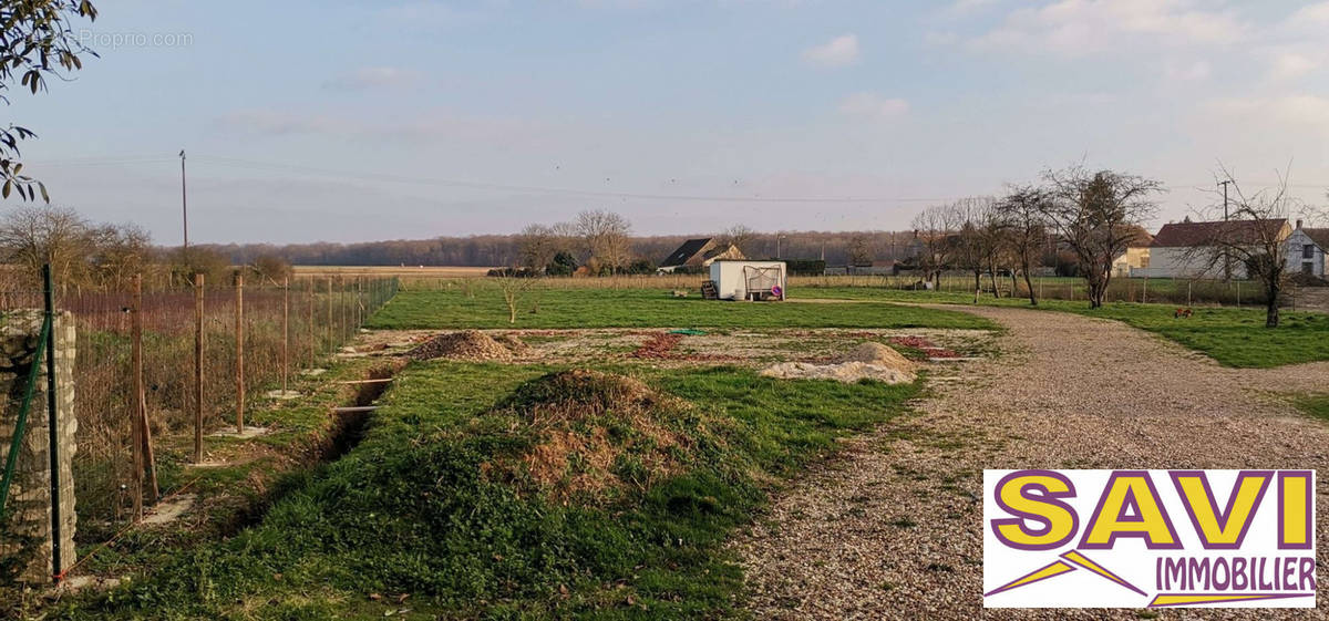 Terrain à PERS-EN-GATINAIS