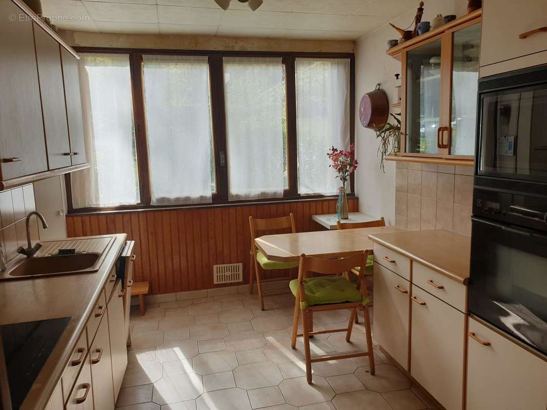 Appartement à FONTENAY-LE-FLEURY