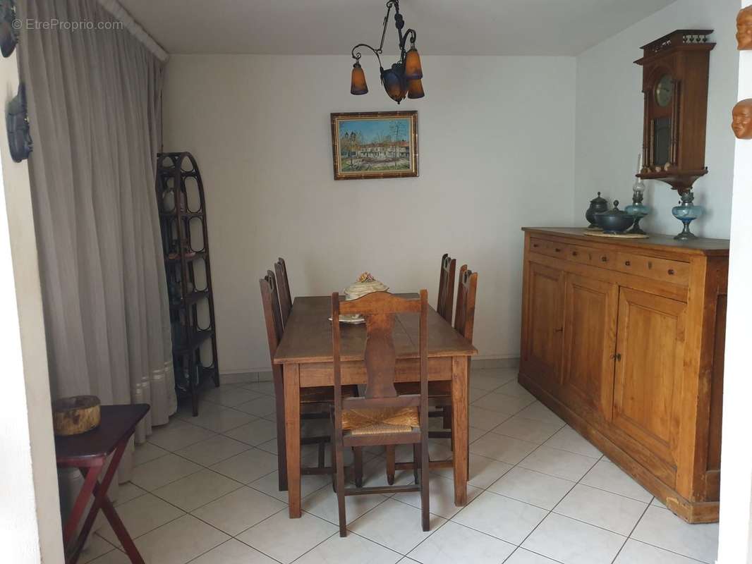 Appartement à FONTENAY-LE-FLEURY