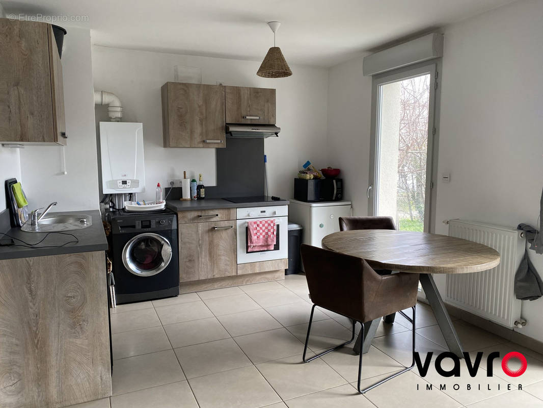 Appartement à GREZIEU-LA-VARENNE