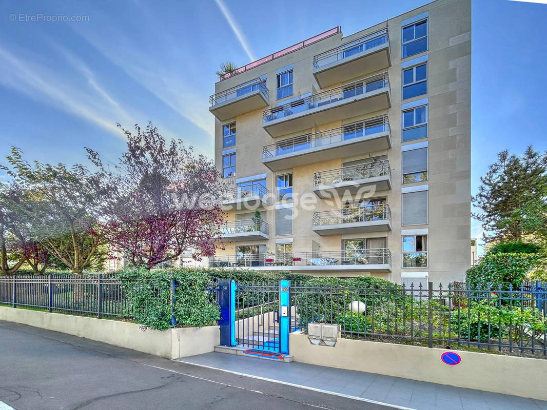 Appartement à NEUILLY-SUR-SEINE