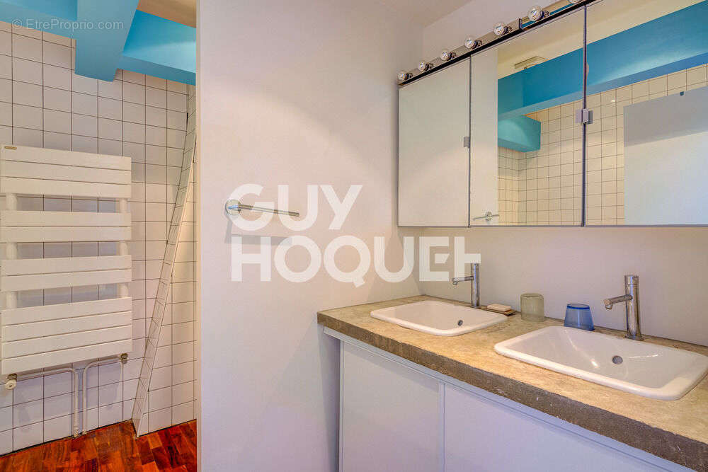 Appartement à PARIS-10E