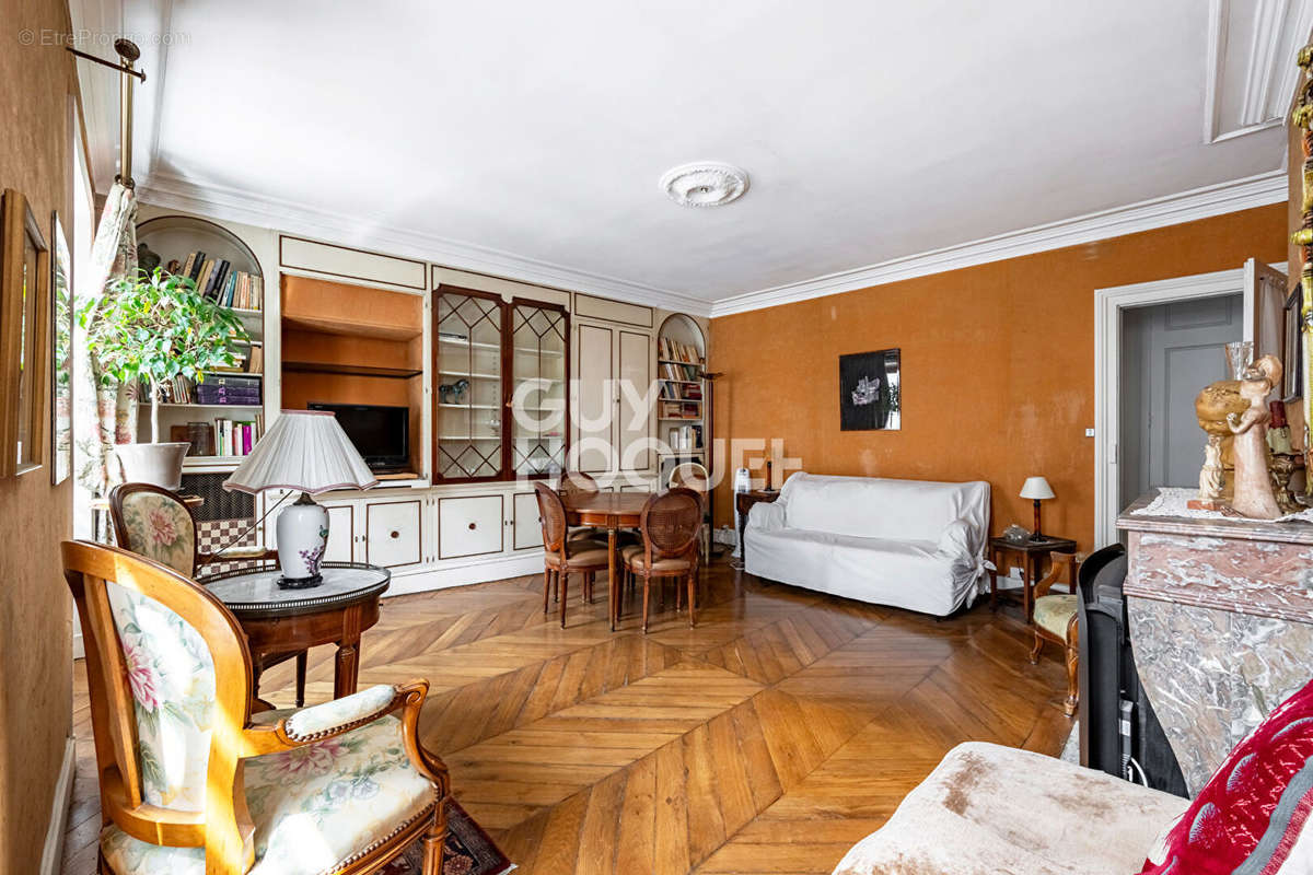 Appartement à PARIS-9E