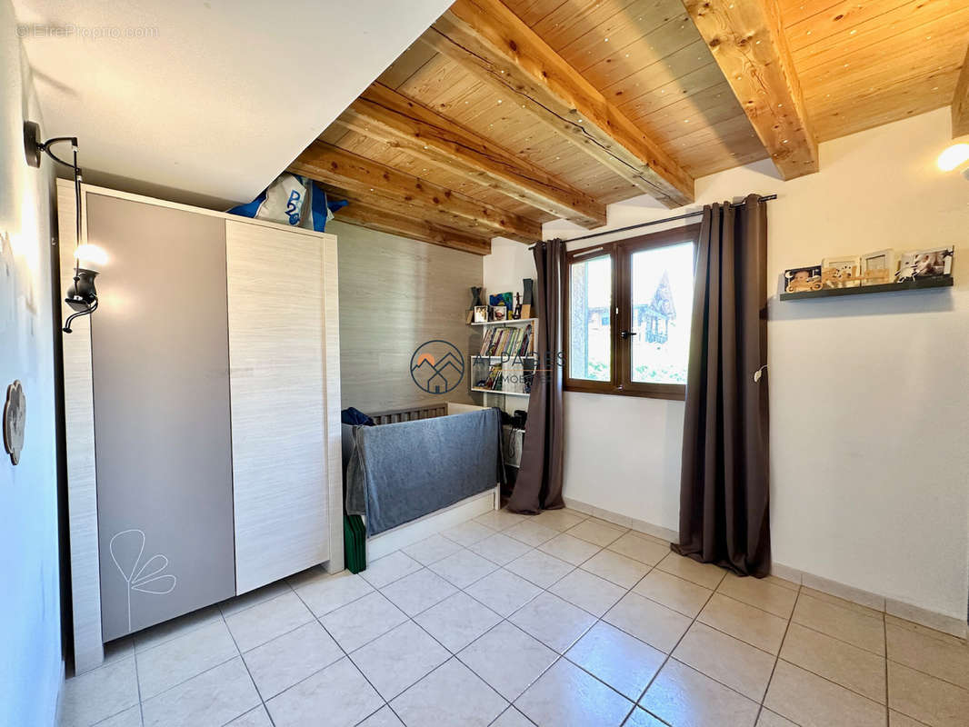 Appartement à SAINT-CLEMENT-SUR-DURANCE