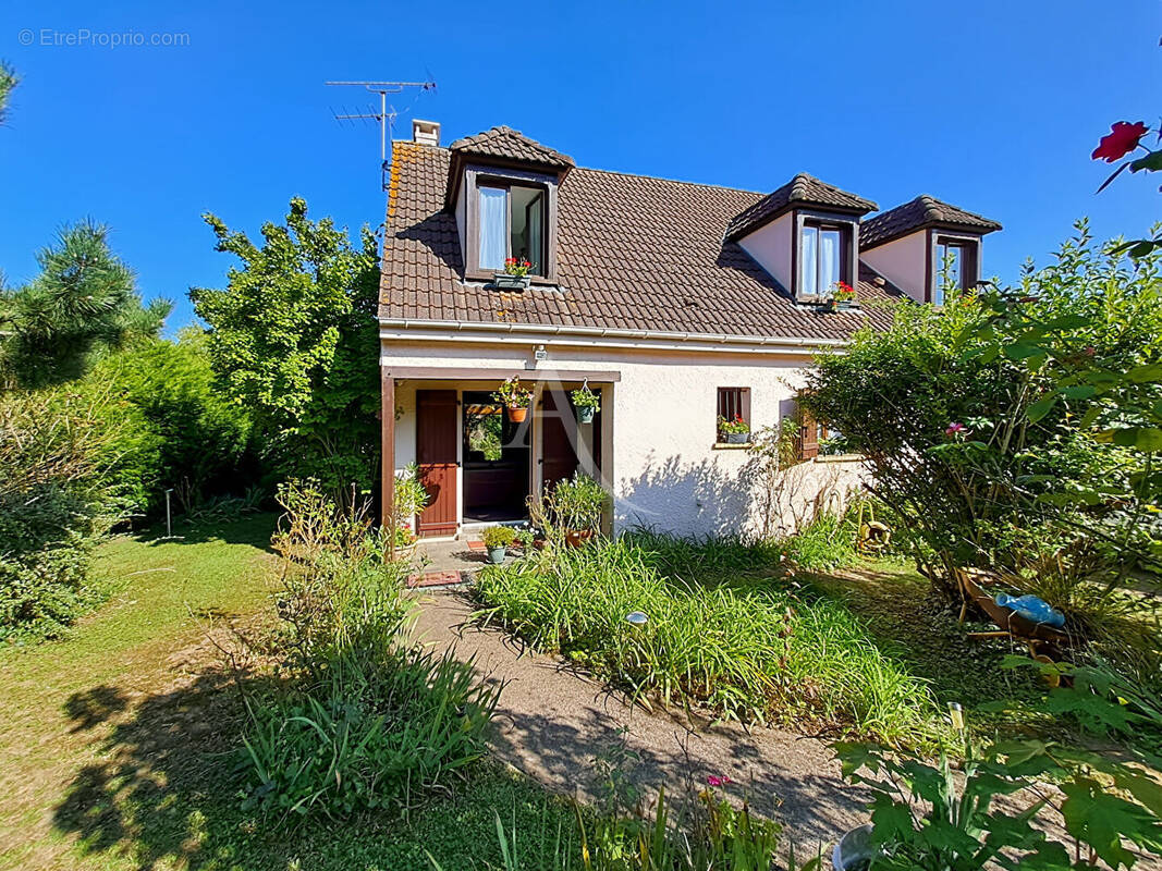 Maison à SAINT-GERMAIN-LES-ARPAJON