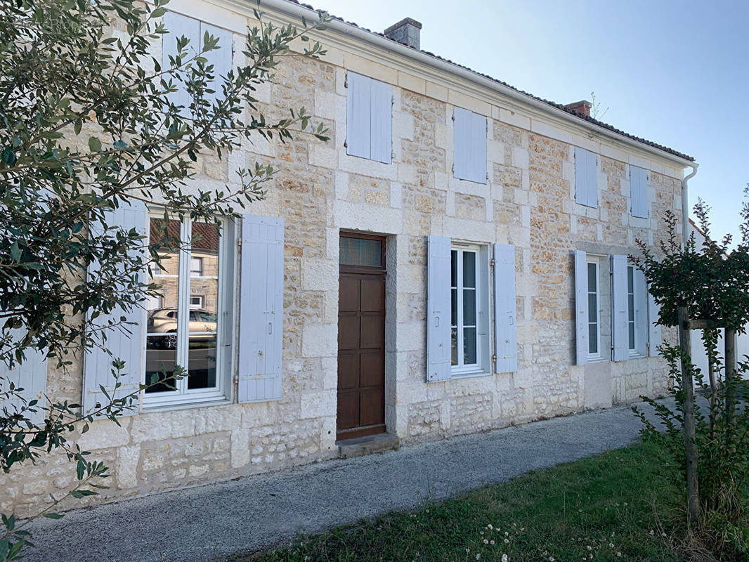 Maison à SAINT-HIPPOLYTE