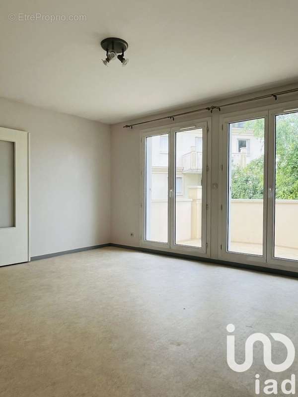 Photo 3 - Appartement à FLEURY-LES-AUBRAIS